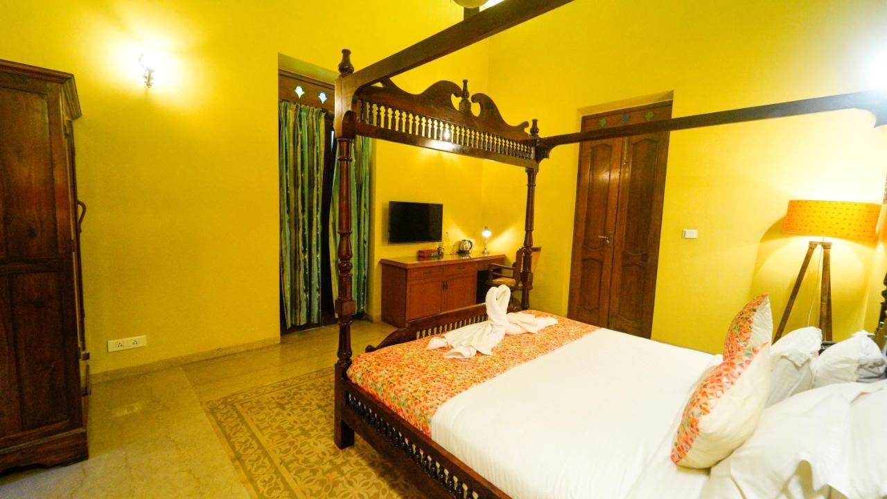 Surya Kiran Heritage Hotel Панаджи Екстериор снимка