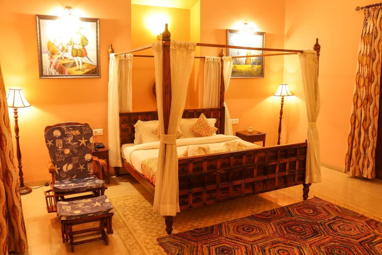 Surya Kiran Heritage Hotel Панаджи Екстериор снимка