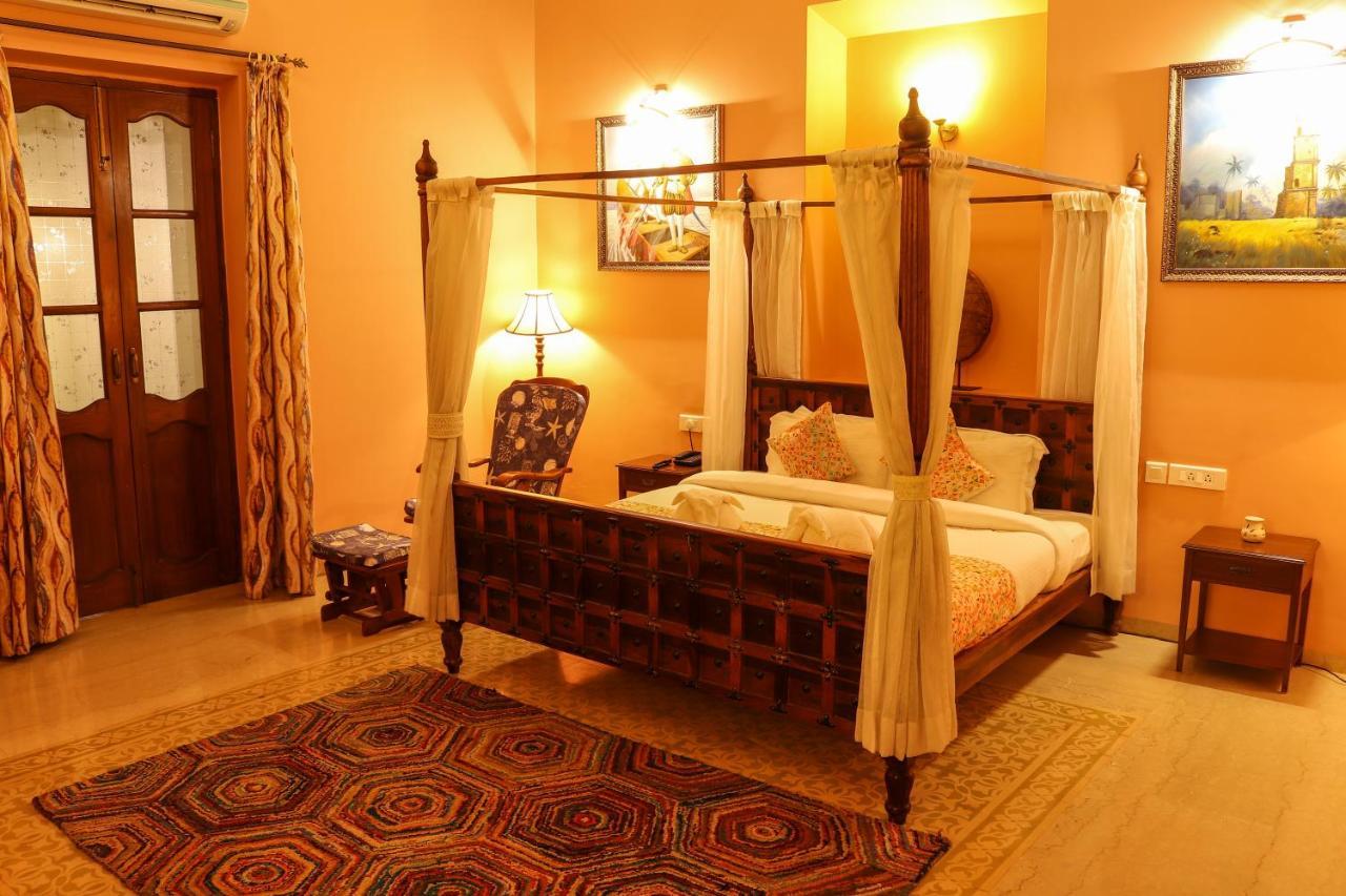 Surya Kiran Heritage Hotel Панаджи Екстериор снимка