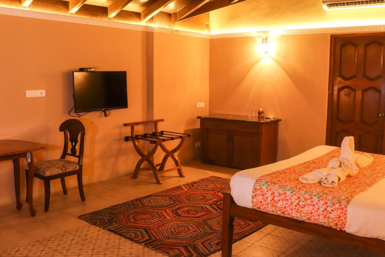 Surya Kiran Heritage Hotel Панаджи Екстериор снимка