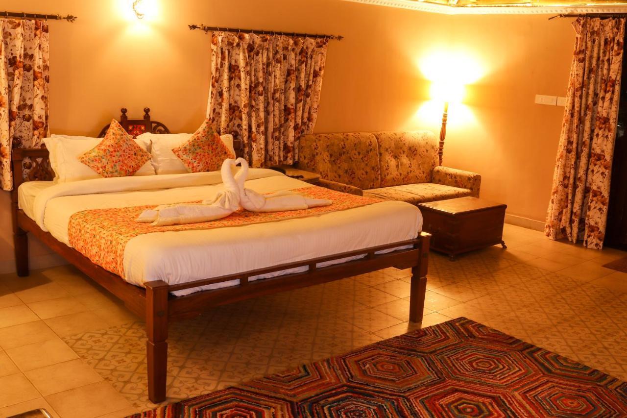 Surya Kiran Heritage Hotel Панаджи Екстериор снимка
