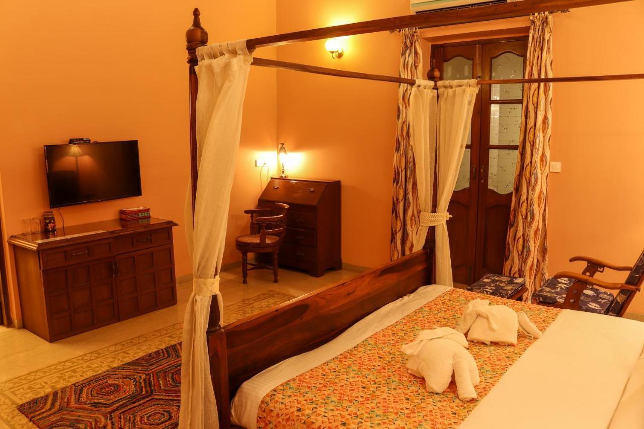 Surya Kiran Heritage Hotel Панаджи Екстериор снимка