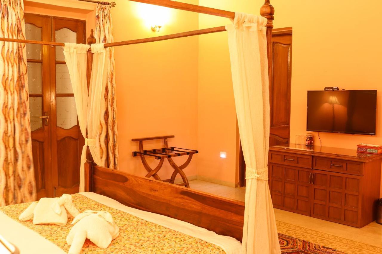 Surya Kiran Heritage Hotel Панаджи Екстериор снимка