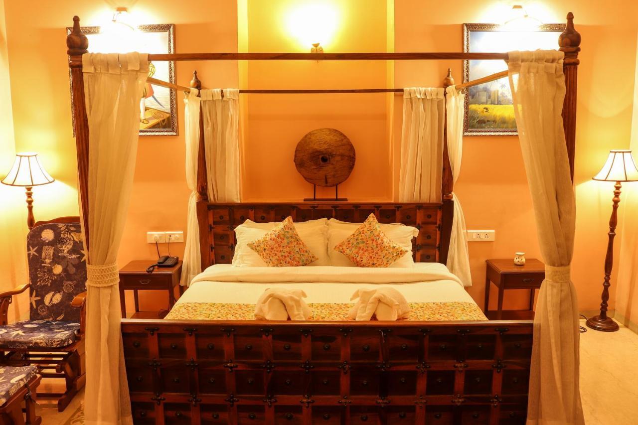 Surya Kiran Heritage Hotel Панаджи Екстериор снимка